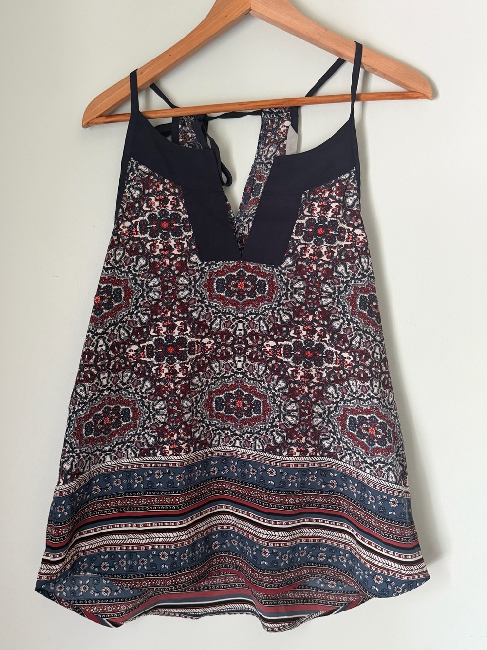 Athleta Paisley Print Racerback Athletic Tank Top Navy Burgundy Size M